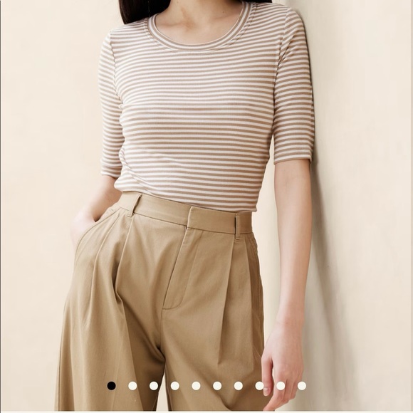 Banana Republic Pleated Trousers. - Picture 3 of 5